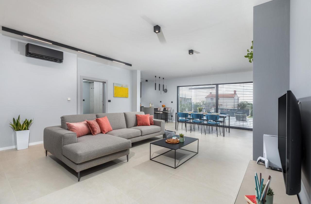Amazing Private Villa With Outdoor Swimming Pool In 보드냔 외부 사진