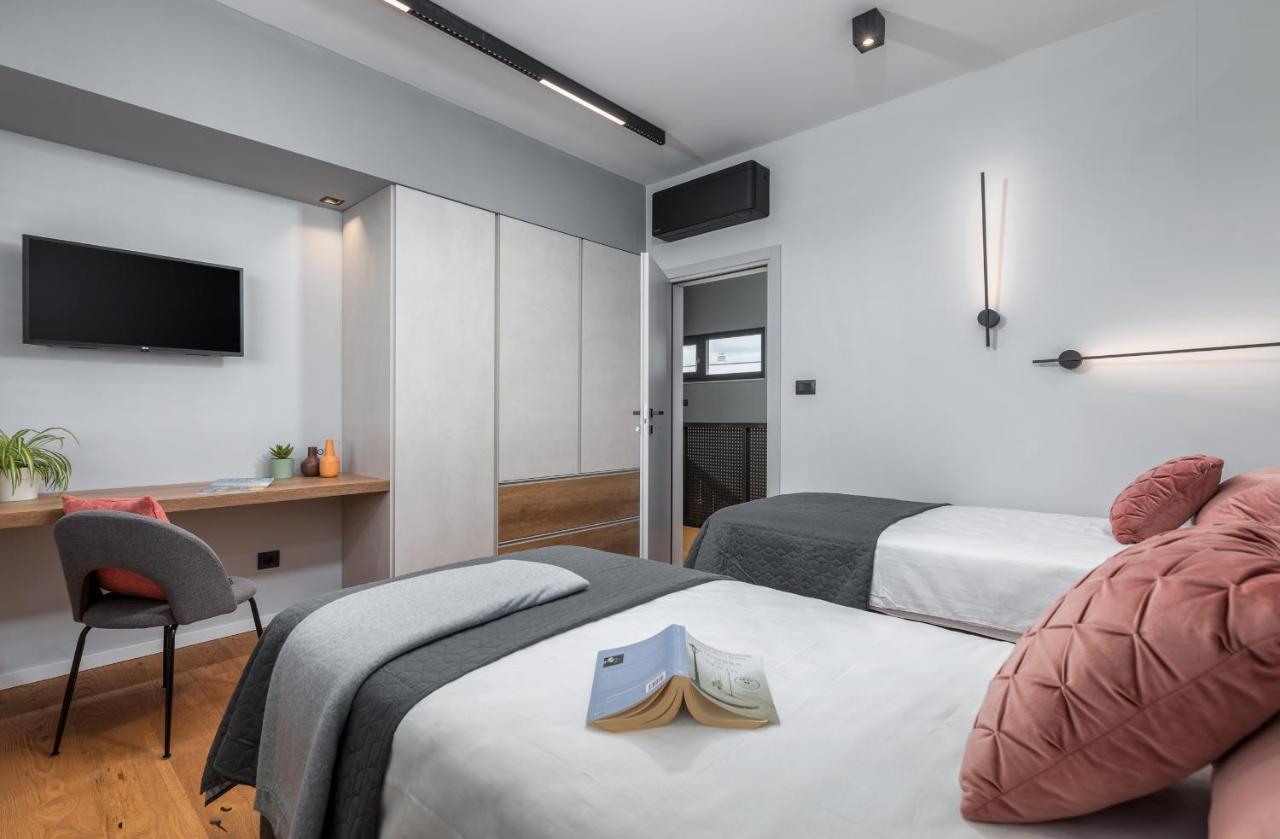 Amazing Private Villa With Outdoor Swimming Pool In 보드냔 외부 사진